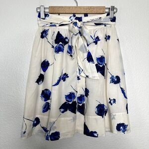Club Monaco Mini Skirt Size 0 Ivory Tulip Floral Paint Silk Blend Preppy Pull On